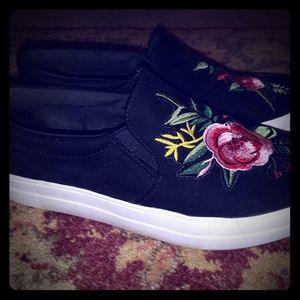 Big Buddha embroidered slip on shies, velvet